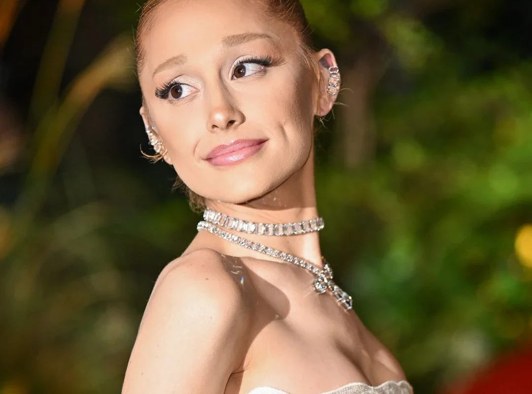 Ariana Grande anuncia su regreso a los escenarios con gira “The Eternal Sunshine” en 2026