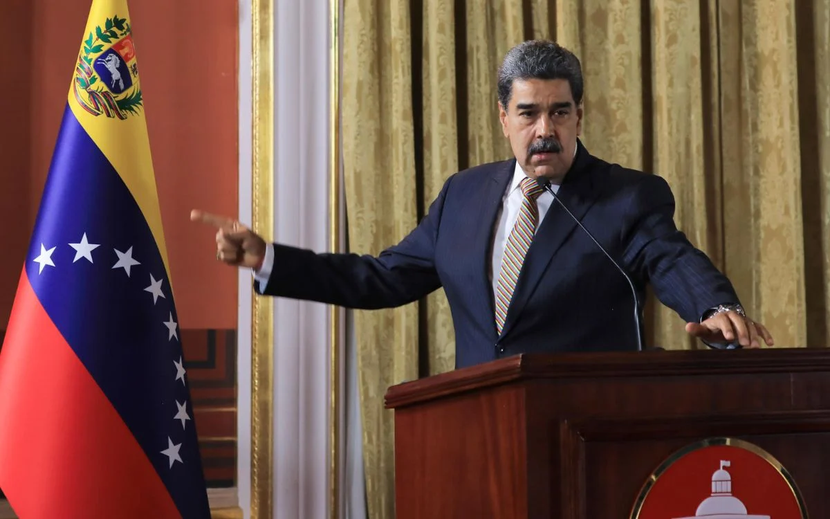 Nicolás Maduro jura que a Venezuela «no la toca nadie»