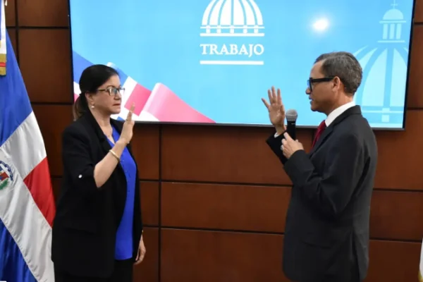 Aura Celeste Fernández asume gerencia del Consejo Nacional de Seguridad Social