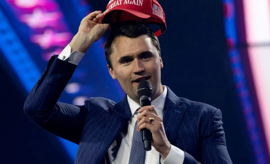 FBI pide colaboración ciudadana en búsqueda del asesino de Charlie Kirk