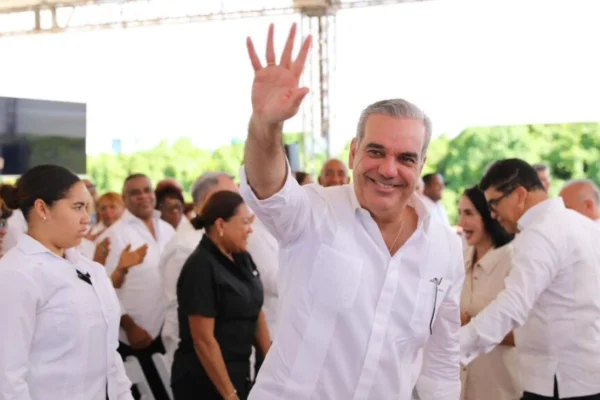 Vaguada obliga a posponer agenda del presidente Abinader en Constanza