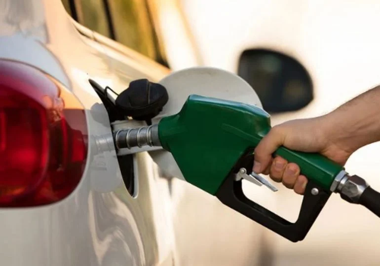 Cierran bomba en Montecristi por vender gasolina “premium” de baja calidad