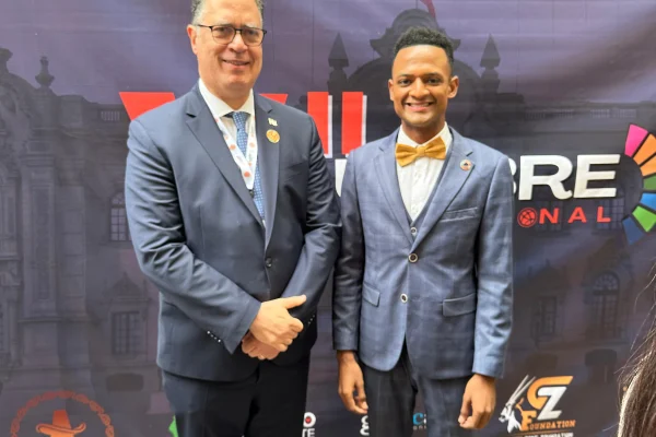 Dániel Lajara primer dominicano en conducir la Cumbre Internacional de la Juventud