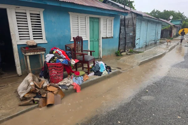 Azua registra cientos de desplazados por fuertes lluvias