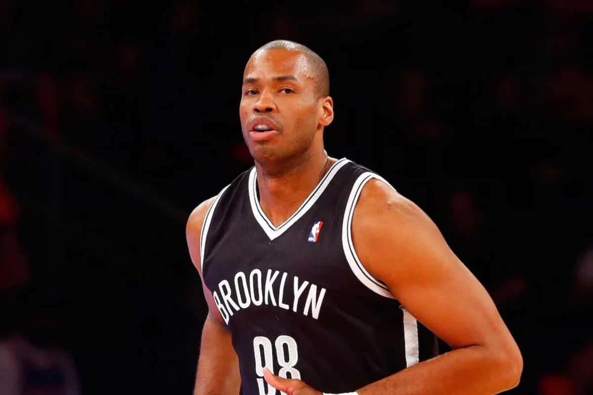 Jason Collins, primer jugador abiertamente gay en NBA, recibe tratamiento por tumor cerebral