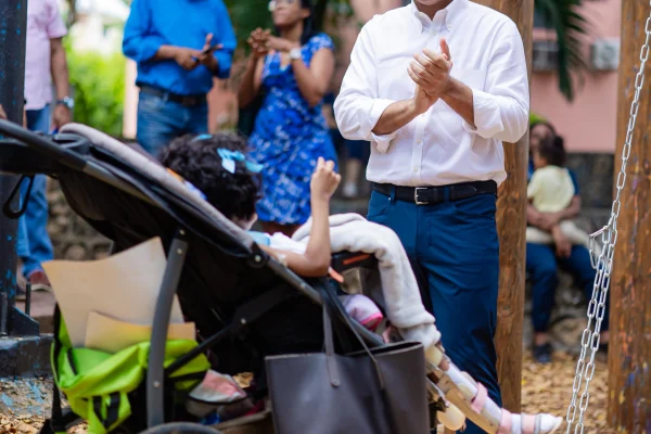 Omar Fernández entrega parque inclusivo para niños con discapacidad en el Distrito Nacional