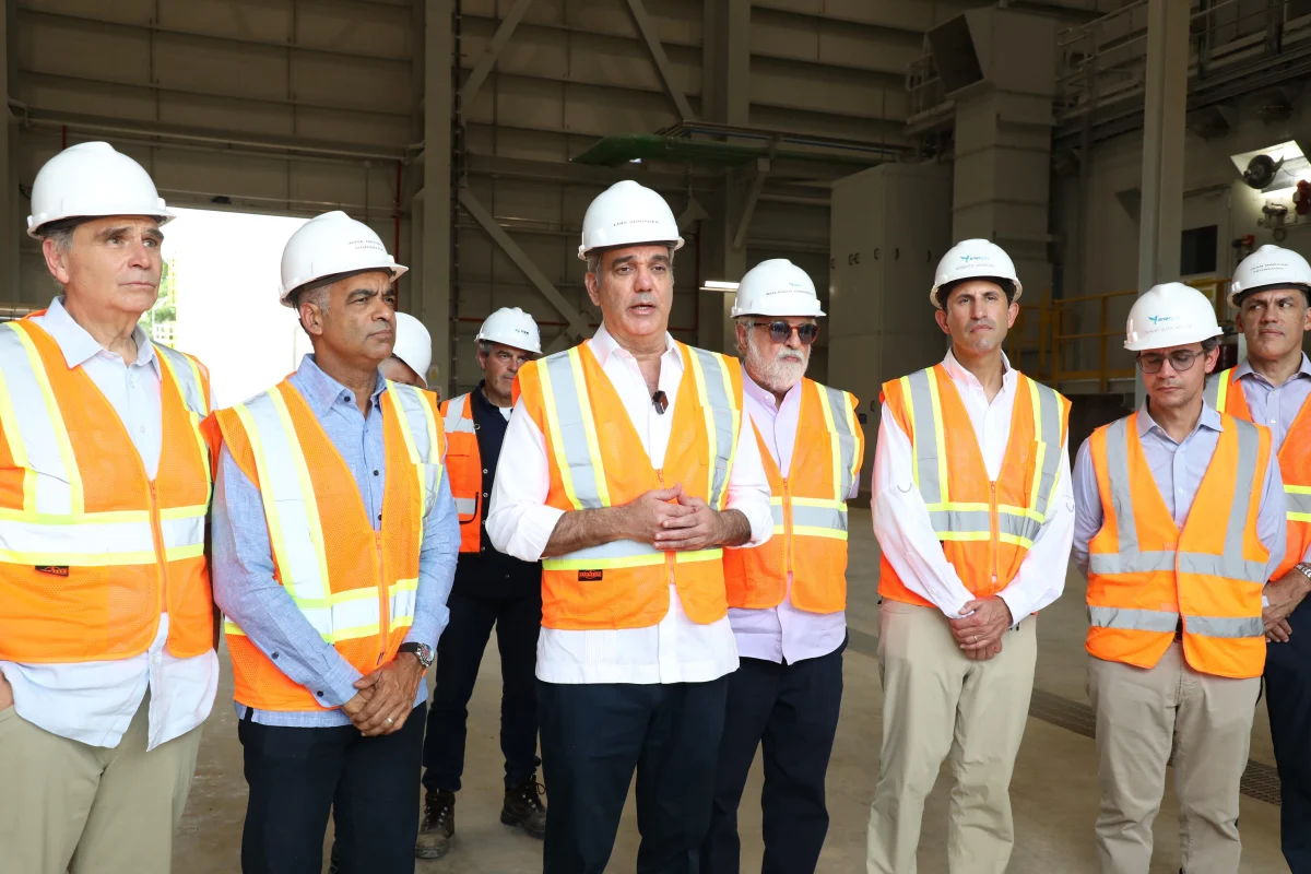 Abinader supervisa nueva planta Energas 4 que incorporará 130 MW al sistema eléctrico nacional