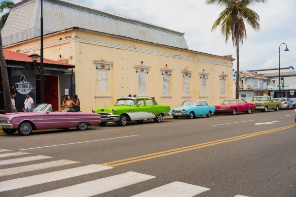 Clubes de Carros Clásicos visitan por primera vez la Novia del Atlántico, en el “Distingueshed Man Drive Puerto Plata 2025”