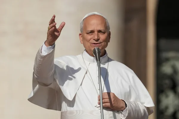 El papa León XIV defiende que los abusos en la Iglesia:»No pueden meterse en un cajón»