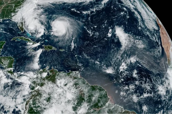La tormenta Imelda traerá lluvias al sureste de EEUU mientras el huracán Humberto decrece