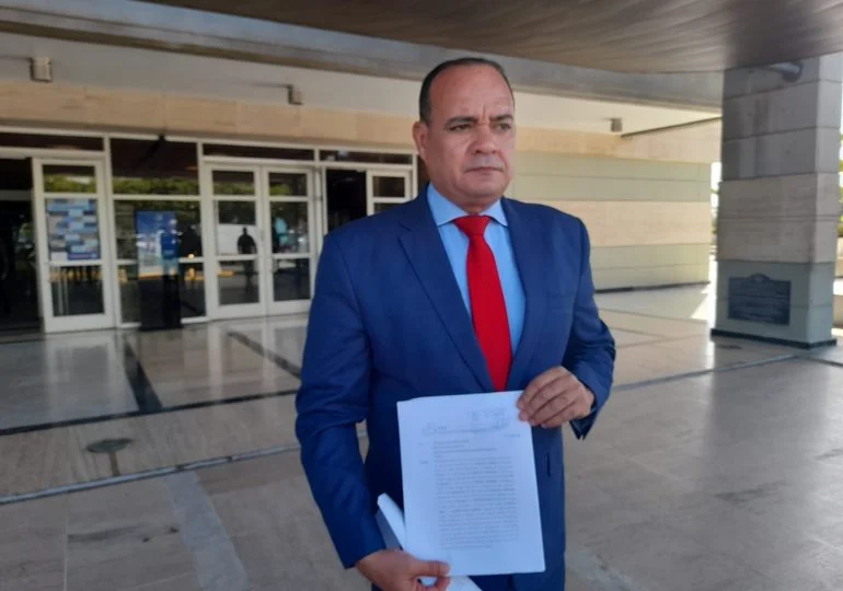 Solicitan incluir a Farmacia GBC y a Ceara Hatton en investigación por desfalco en SeNaSa