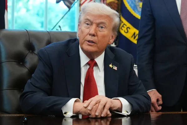 Israel y Hamás firman primera fase del plan de paz, anuncia Trump