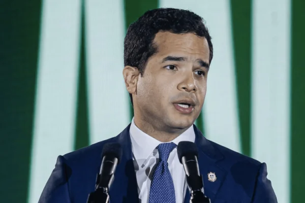 Omar Fernández encabeza preferencias para ser candidato de la FP