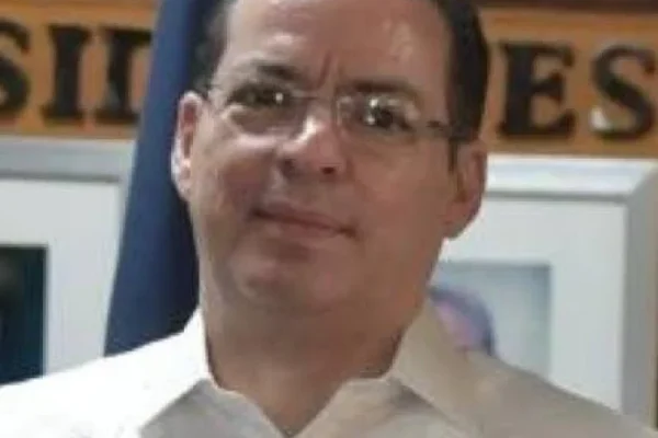 Tesorero de las Águilas Cibaeñas investigado por la DEA toma licencia del cargo