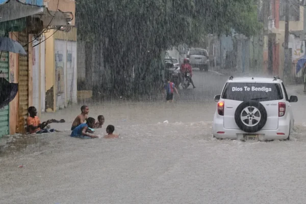 Salud Pública mantiene vigilancia ante posibles brotes de enfermedades tras Melissa