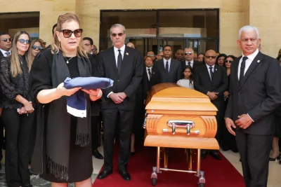 Presidente Abinader rinde homenaje a Vicente Sánchez Baret