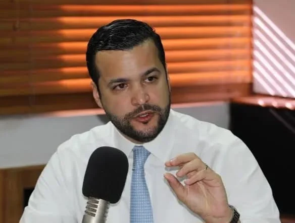 Rafael Paz denuncia que usan su nombre, imagen y datos para tratar de estafar