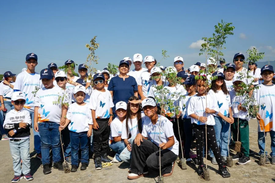 Voluntariado Banreservas siembra 1,500 caobas criollas en Navarrete durante el Mes de la Reforestación