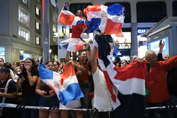 República Dominicana brilla con su carnaval en la “Cabalgata de la Hispanidad 2025” en Madrid