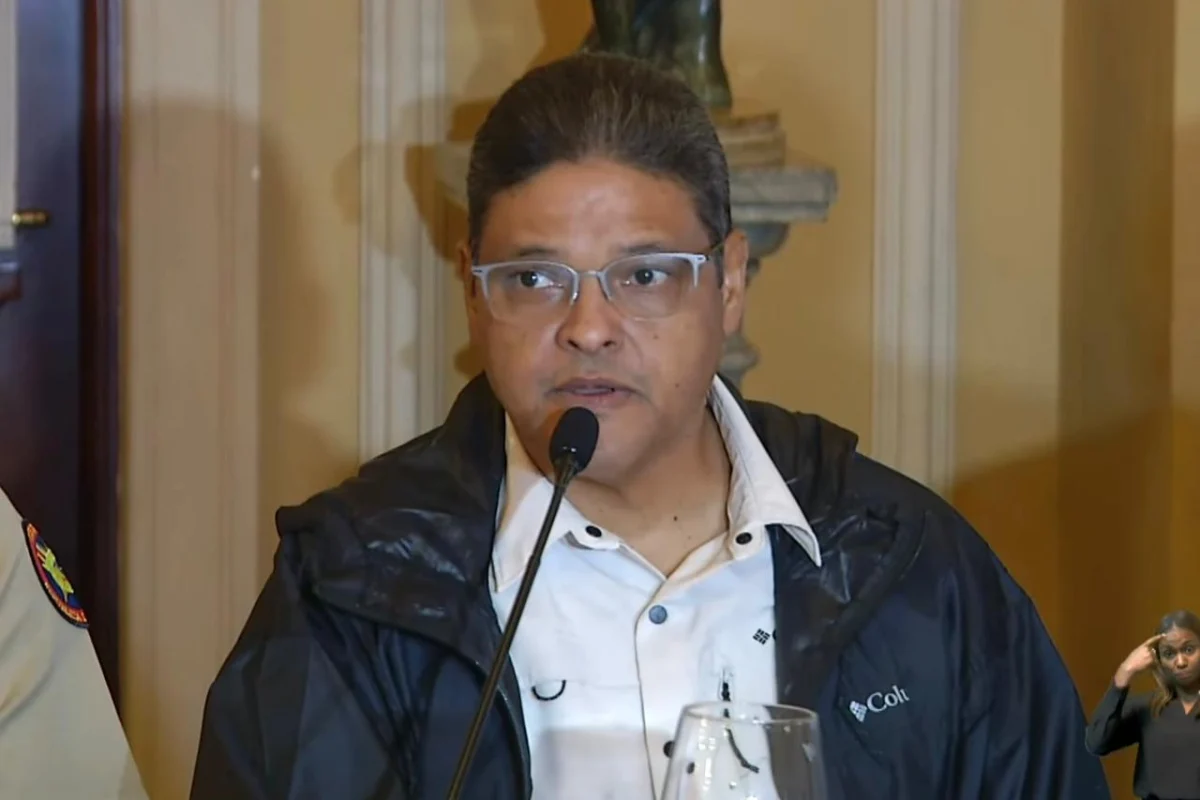 Declaran alerta roja en ocho provincias por intensas lluvias