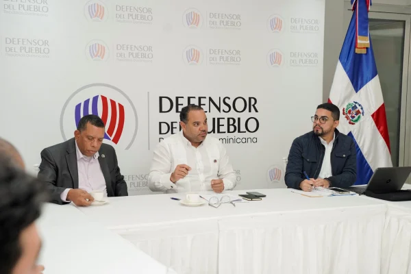 Defensor del Pueblo lidera consenso entre instituciones para el rescate de la Laguna de Cabral