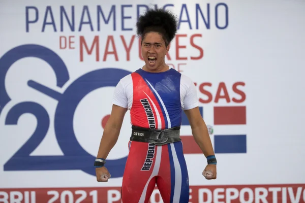 ¡Yudelina Mejía coronó! Primera dominicana en ganar oro en Mundial Superior de halterofilia
