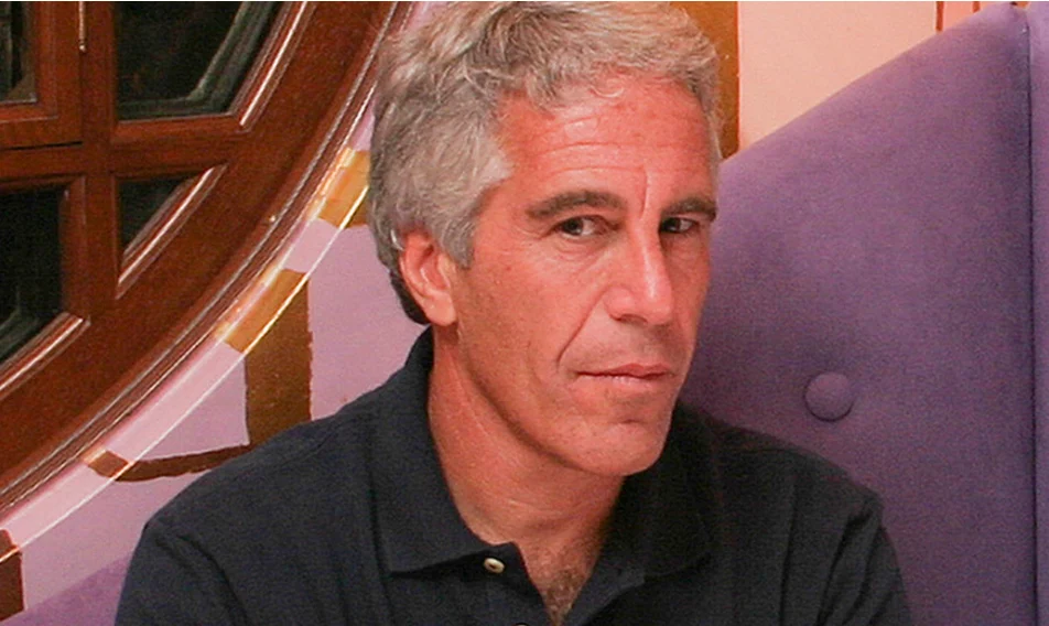 Jeffrey Epstein pidió millones a un magnate mediante correos amenazantes antes de su arresto