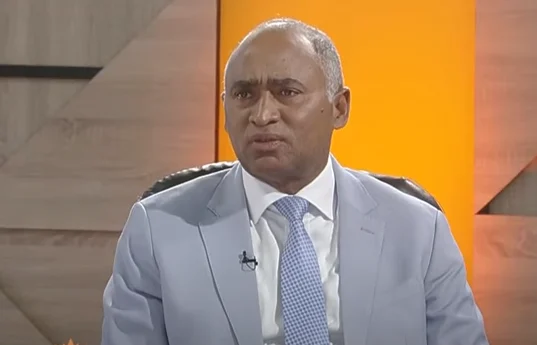 Julito Fulcar dice que en los gobiernos de Leonel y Danilo se aprobaron muchos préstamos