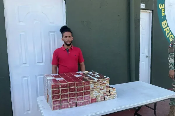 Ejército ocupa vehículo con más de 16 mil cigarrillos ilícitos en Santiago Rodríguez