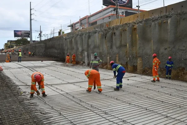 Ministro de Obras Públicas supervisa paso a desnivel de la Prolongación 27 de Febrero