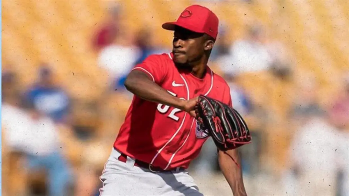 Reiver Sanmartín vestirá la chaqueta del Licey esta temporada