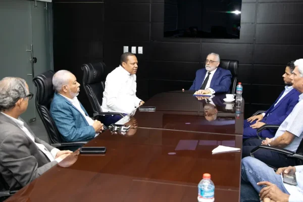 Pro Consumidor y LIDOM se reúnen para evitar mercado negro en torneo de béisbol otoño-invernal