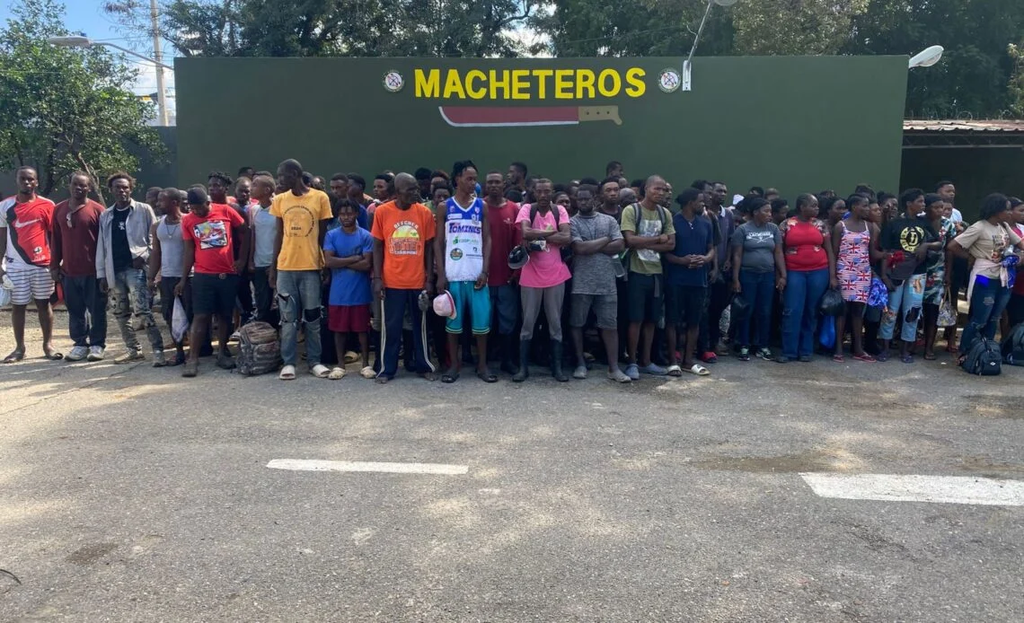 130 haitianos indocumentados atrapados por el Ejército en provincia Valverde