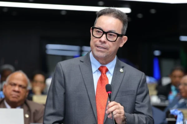 Critican decisión del TC que anuló prohibición de relaciones entre personas del mismo sexo en cuerpos castrenses