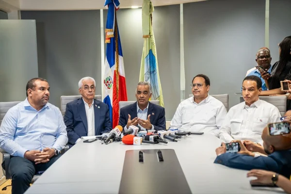 Más del 15% del servicio eléctrico nacional restablecido tras falla en subestación de San Pedro I
