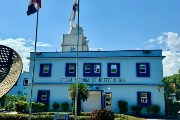 Vaguada ligada a sistema frontal este jueves seguiría mojando a RD, según Indomet