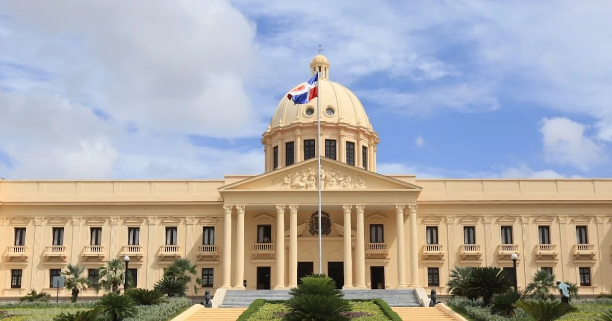 Abinader declara estado de emergencia en 14 provincias tras paso de tormenta Melissa