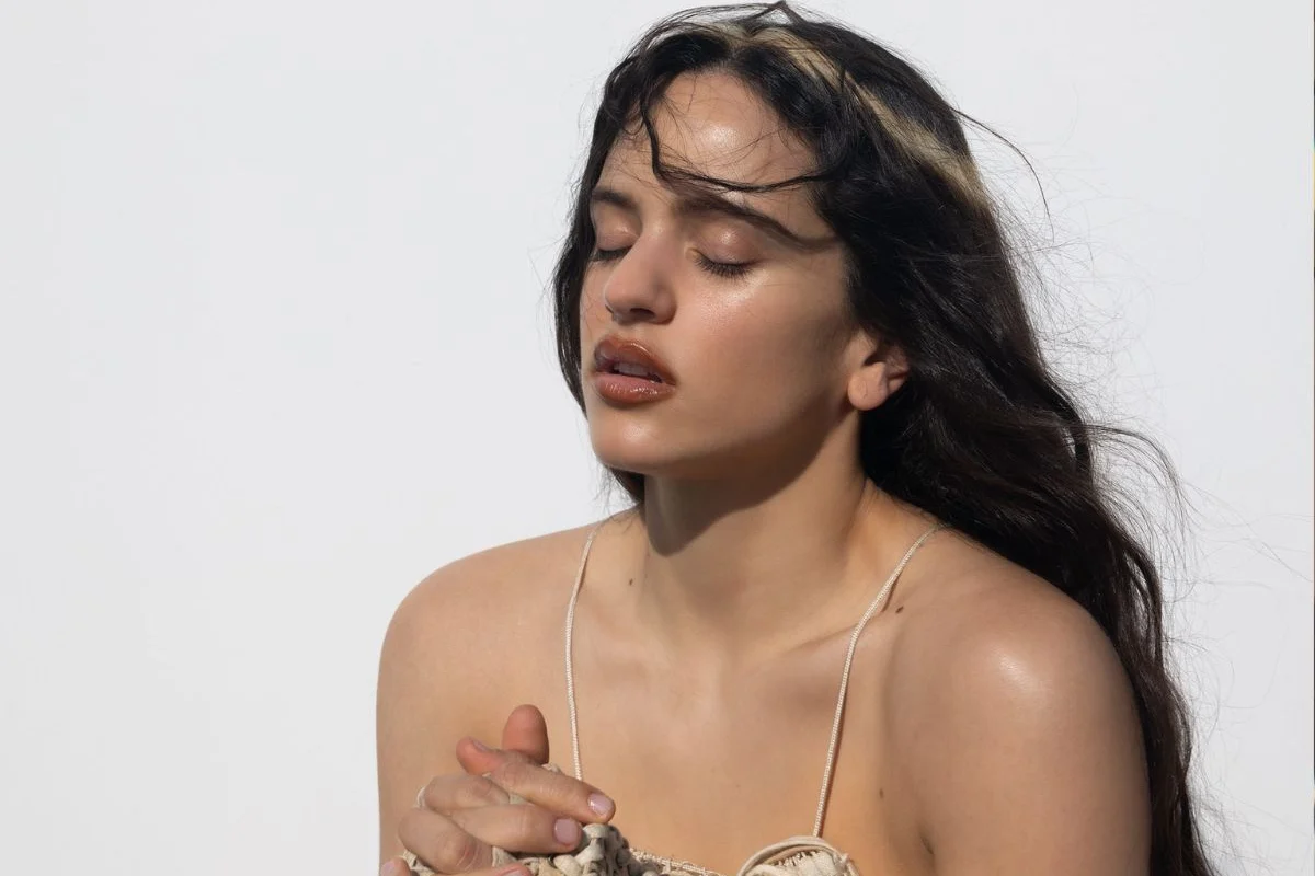Rosalía estrena “LUX”: una misa moderna donde la fe y el arte se encuentran