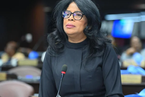Lidia Pérez critica sentencia del TC: "hoy más que nunca necesitamos hombres de verdad, no mariquitas"