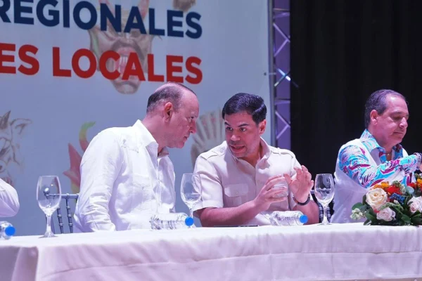 Roberto Ángel Salcedo encabeza la primera reunión preparatoria para los carnavales 2026