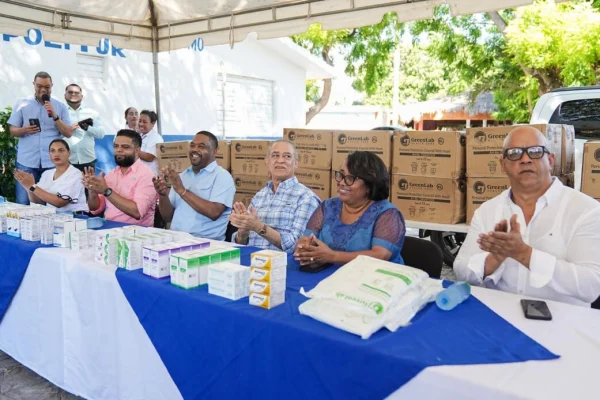 PROMESE/CAL entrega kits de medicamentos a comunidades afectadas por la tormenta Melissa