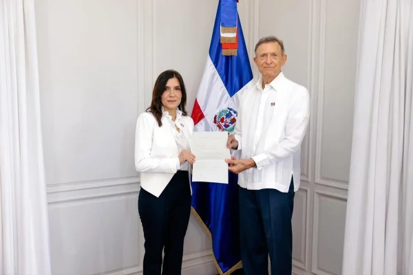 Canciller recibe las Copias de Estilo de las Cartas Credenciales de la nueva embajadora de EEUU