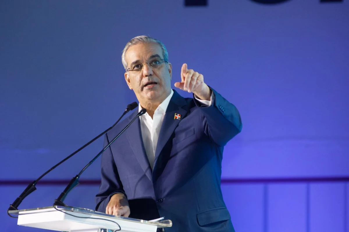 Abinader dice “sin conectividad aérea no hay éxito en turismo”