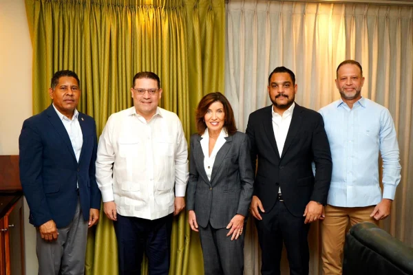 Yayo Sanz Lovatón se reúne con la gobernadora de NY para fortalecer vínculos comerciales