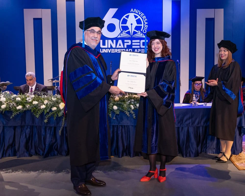 Irene Vallejo exhorta a las universidades liderar una «revolución de la lectura» para enfrentar la desinformación