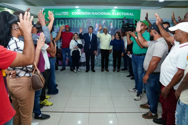 Otro dirigente del PRM pasa a la FP: se suma Pedro Alejandro Aguirre, exdiputado por cuatro períodos