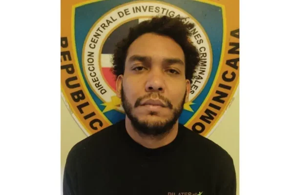 Interpol entrega a la Policía Nacional en La Vega a hombre buscado por homicidio agravado