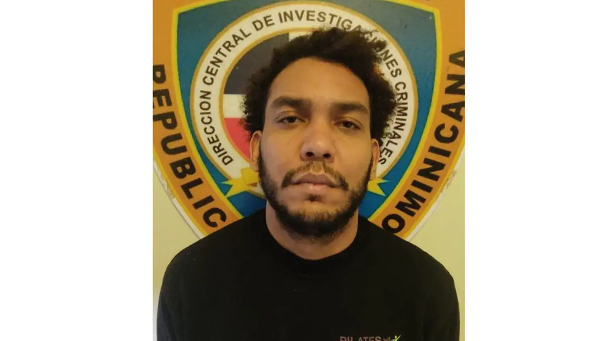 Interpol entrega a la Policía Nacional en La Vega a hombre buscado por homicidio agravado