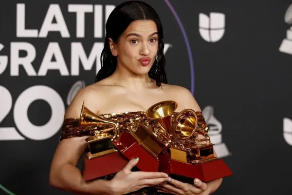 Los Latin Grammy regresan este jueves a Las Vegas con Bad Bunny a la cabeza