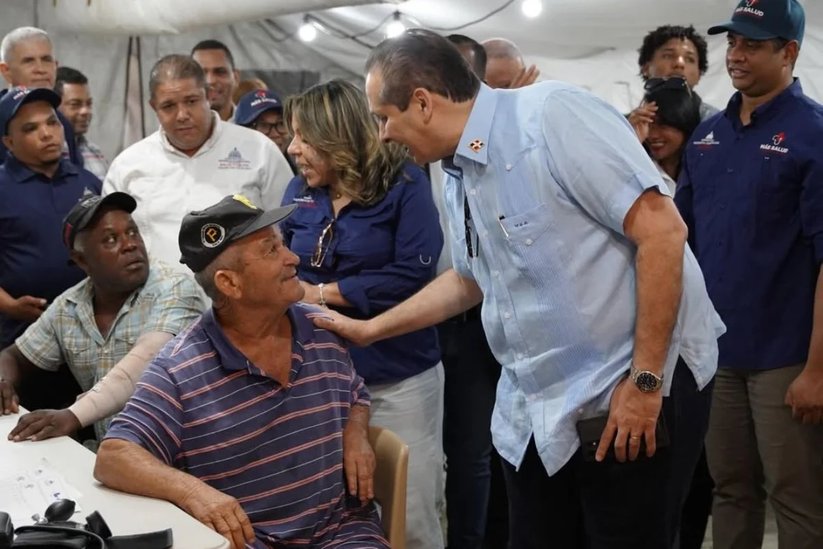Ministro de Salud encabeza jornada integral en Los Alcarrizos